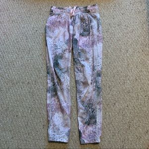 Lululemon size 4 pants